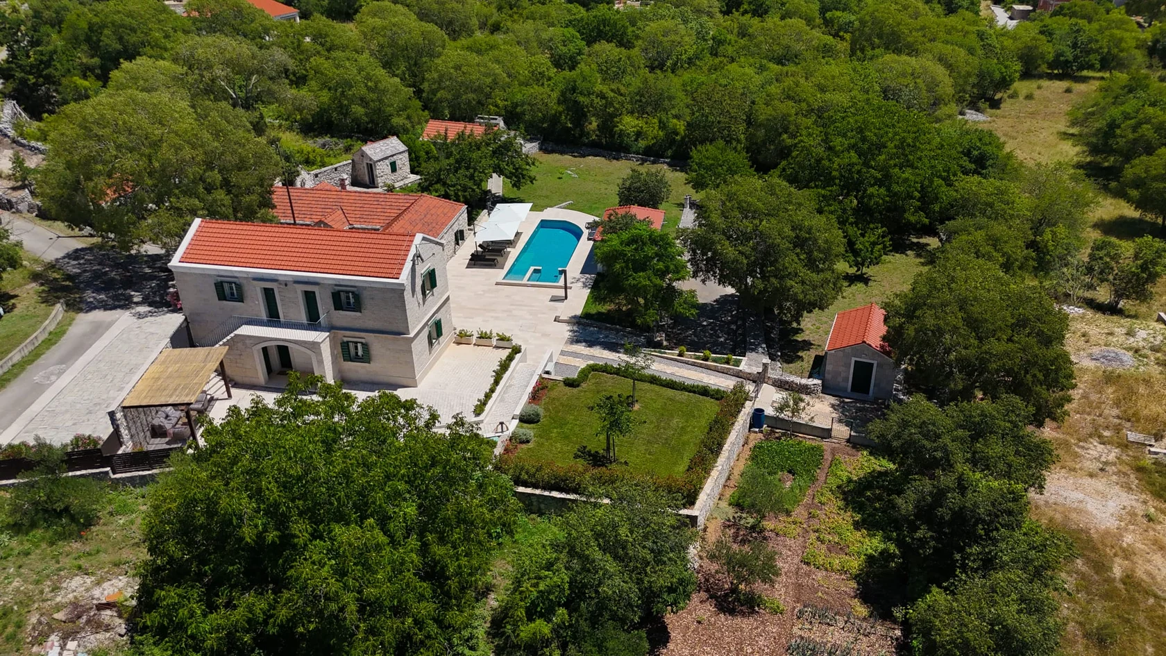 Villa Idol i imanje iz zraka